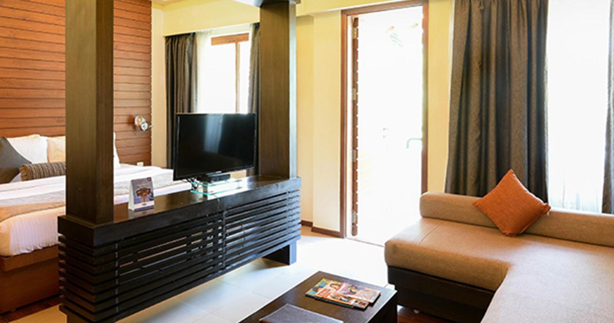 The Golkonda Resort And Spa Hyderabad Exterior foto